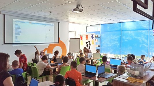 ​Комп’ютерні ігри створювали сьогодні діти у Гончаренко Центрі!